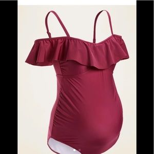 Old navy maternity swimsuit